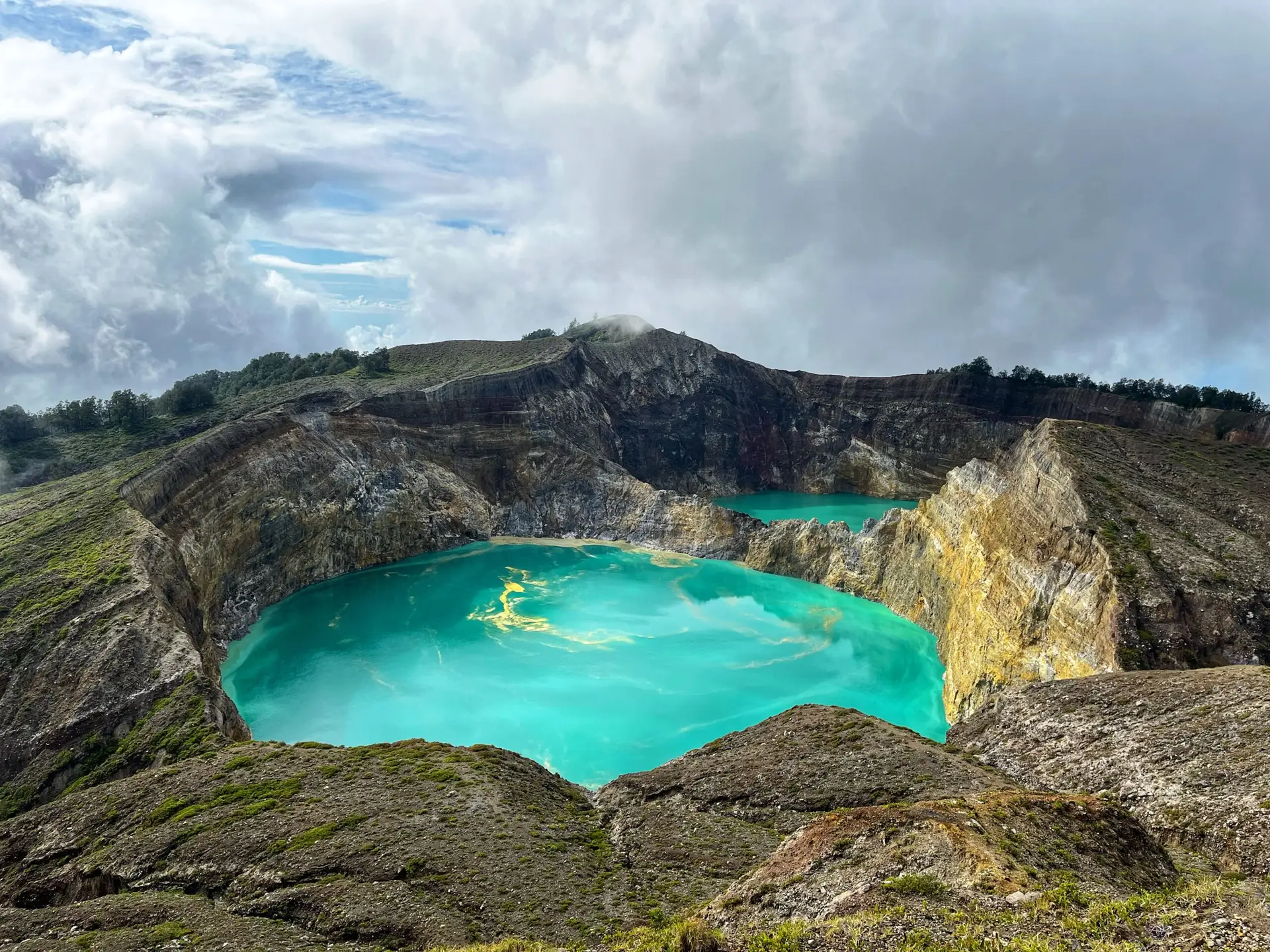 kelimutu crater lake scaled